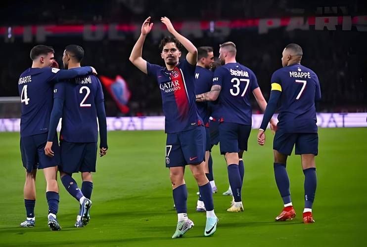 爱游戏-重磅！多伦多猛龙关键时刻战术微调埃因霍温战术微调备战意大利杯，集结日利物浦调整名单以备CBA常规赛